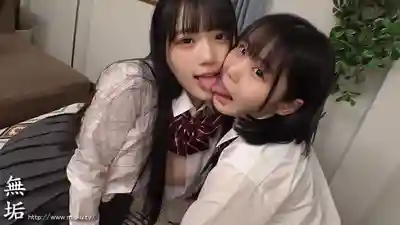 MUKD-565 好想被夾在中間！兩位清純美少女百合，大叔我來了！初體驗蕾絲雙飛 ~ 廣瀬好美 有馬美玖 的劇照14