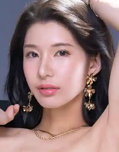 東雲椿封面照片寫真