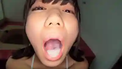 SUJI-297 白虎田舍美少女 我的身體是叔叔和哥哥的專屬玩物 失禁嬌小由奈145cm ~ 日向由奈  的劇照6