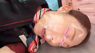DVMM-344 一般男女監控×魔鏡號聯動企劃 航空公司黑絲美腿空姐下班被突然顏射！共81發 幫助早泄男改善訓練時意外連續暴射 制服、頭發、臉蛋全被精液糊滿 ~ 五十嵐清華 蘆名穗花 Nia 的劇照4