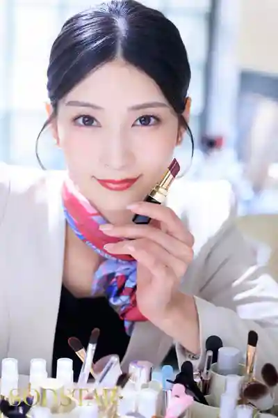 START-521 選精致妝顏的我還是你女友? 美容部員趁女客化妝20分鍾空檔 口交顏射勾引無聊等待的陪同男友 ~ 本莊鈴 的劇照16