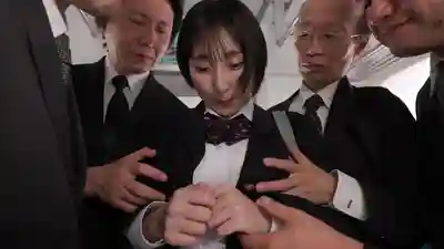 T38-057 通勤電車上被癡漢集團徹底攻陷的巨乳女子校生 ~ 糸井瑠花的劇照6