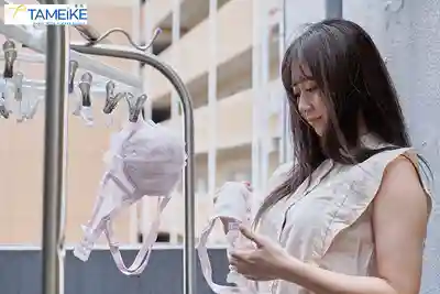 MFYD-119 人妻雨天晾內褲 就是濕身出軌OK的暗號 ~ 小宮薰的劇照1