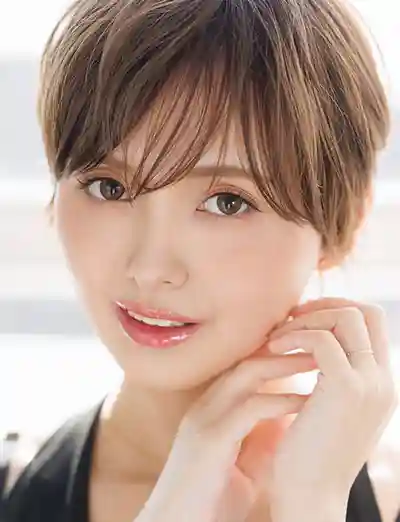 水原冴香封面照片寫真