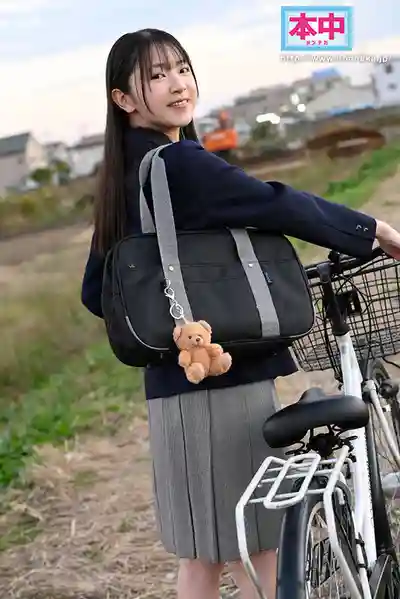 HMN-857 本中15周年的奇跡 絕對的王牌新人誕生 AV DEBUT ~ 秋山美杏 的劇照7