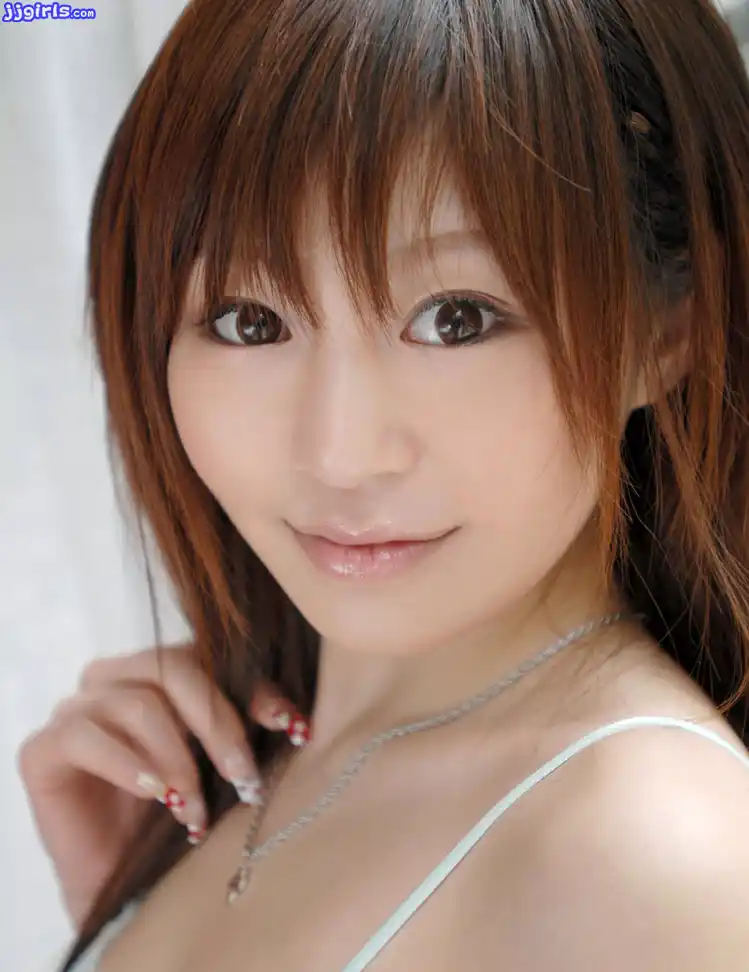 綾瀬なな