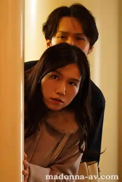 JUR-826 讓男人瘋狂的G罩杯人妻 專屬第3彈初次NTR劇情 捏造外遇調查NTR~偽造我偷吃證據的最渣損友搶走了我最愛的老婆 ~ 鳴海小雪的劇照9