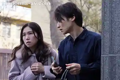 JUR-826 讓男人瘋狂的G罩杯人妻 專屬第3彈初次NTR劇情 捏造外遇調查NTR~偽造我偷吃證據的最渣損友搶走了我最愛的老婆 ~ 鳴海小雪的劇照6